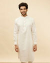 alt message - Manyavar Men Off White Kurta Set image number 0